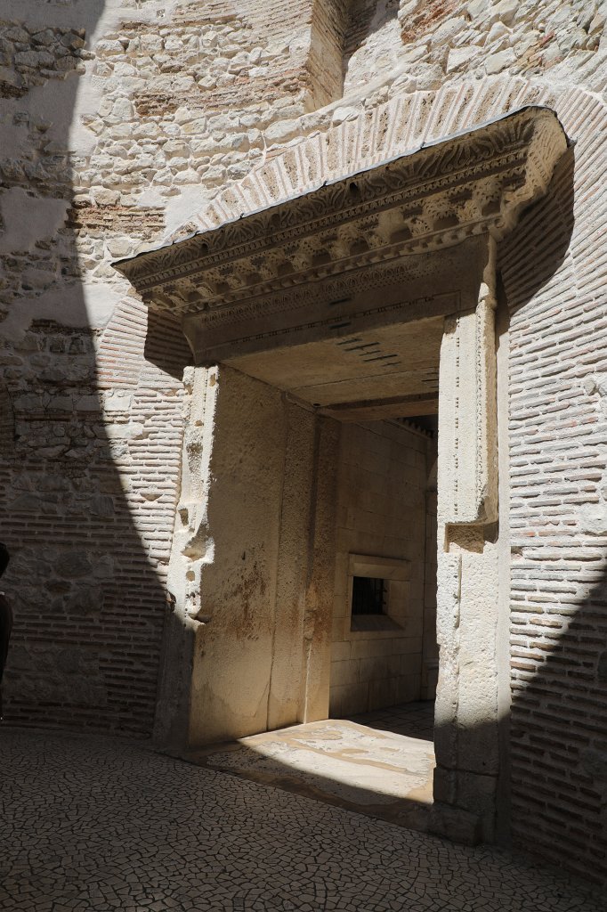 574B2176.jpg -  Diocletian's Palace   Split 
