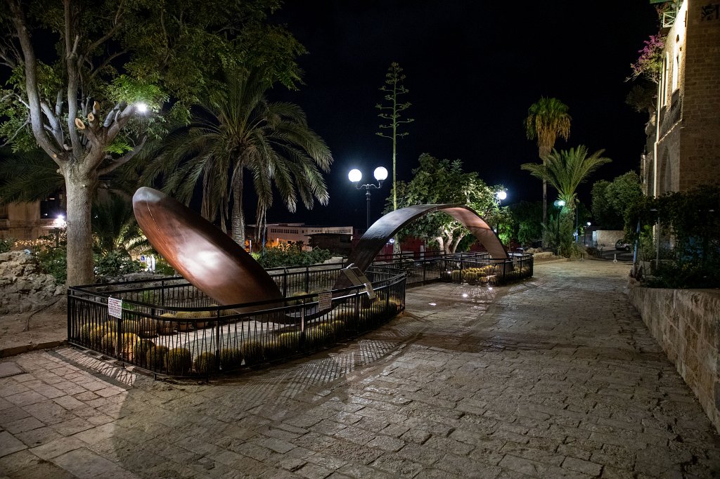 574B3457_c.jpg - Spoon sculpture at the  Uri Geller  museum in  Old Jaffa 