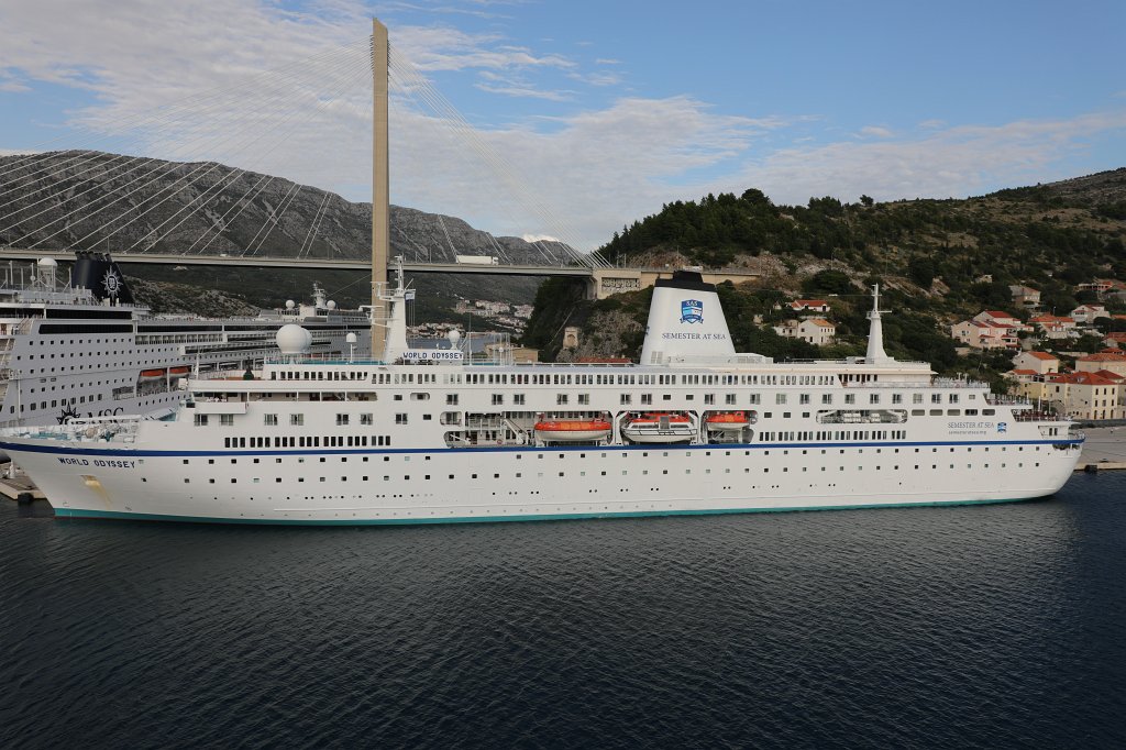574B4151.JPG - Das ehemalige  Traumschiff Deutschland  in   Dubrovnik 